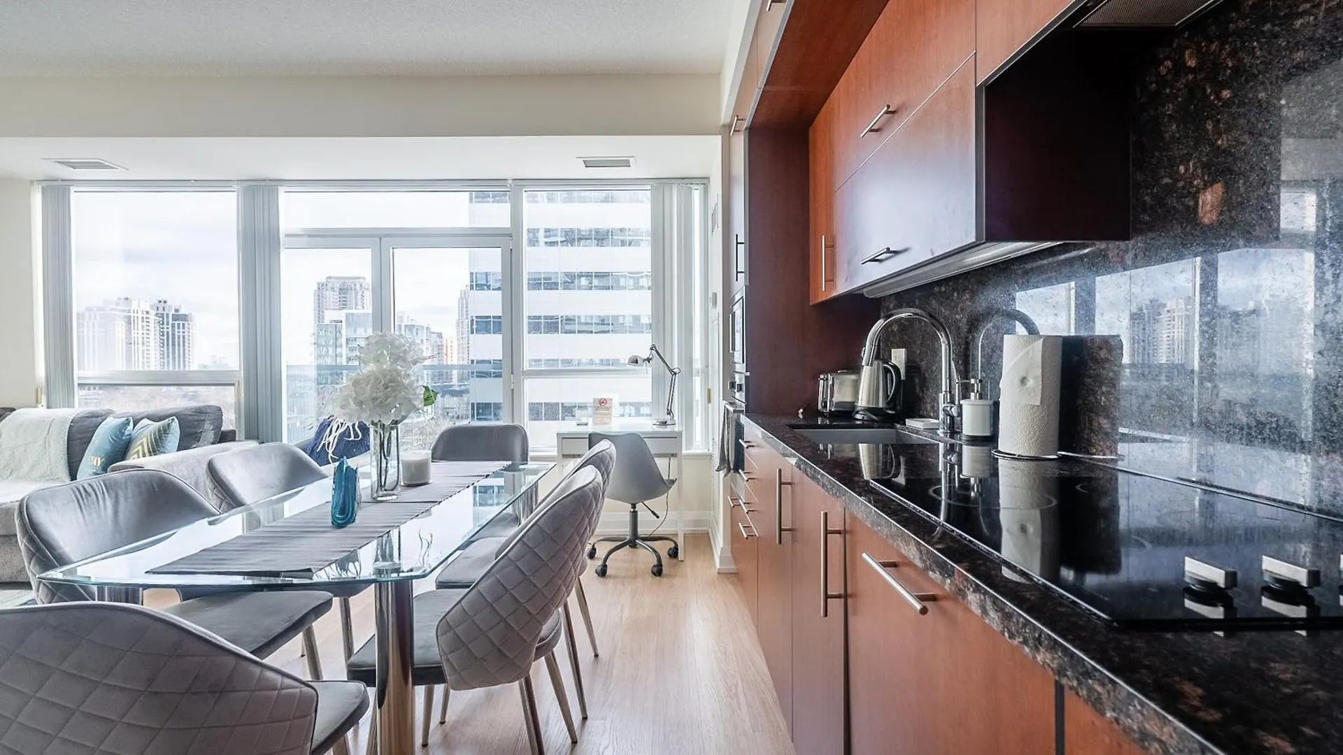 Globalstay Modern Apartments In North York Skyscraper Toronto