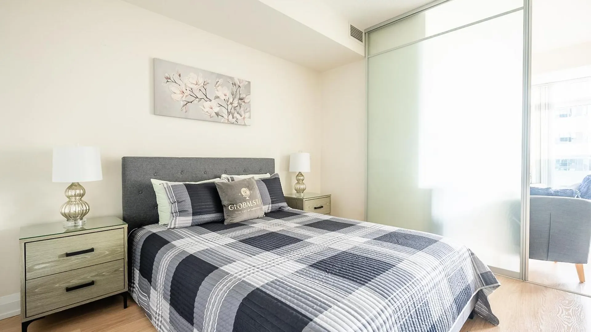Globalstay Modern Apartments In North York Skyscraper Toronto