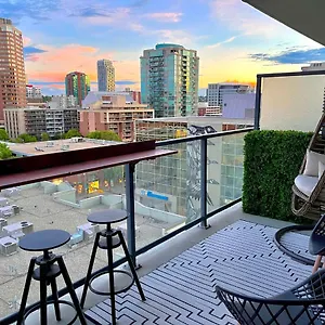 Luxury Dt, 2 Bedroom Deal, Private Balcony, Full Kitchen, Gym - Free Parking Apartment Calgary