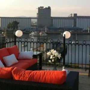 Les Immeubles Charlevoix Le Quai St Andre 1177 Apartment Quebec City