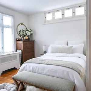 Bright And Beautiful Studio In Old Holiday home Quebec City