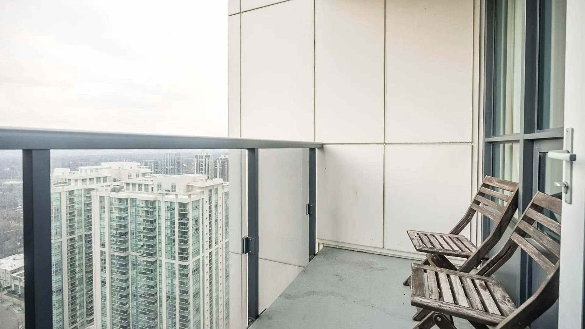 Globalstay Modern Apartments In North York Skyscraper Toronto Canada